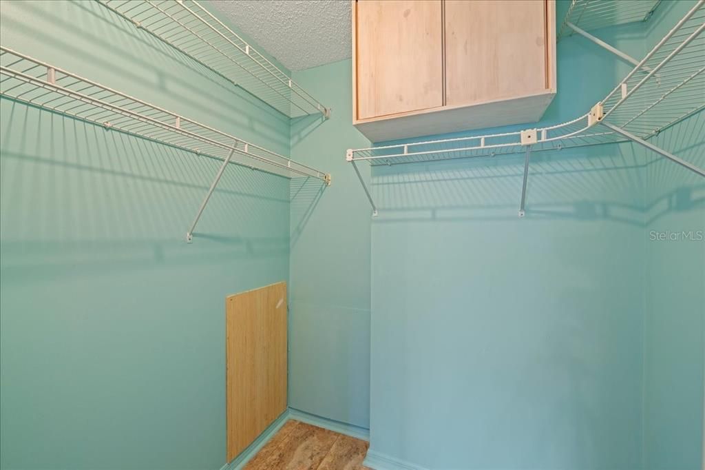 Под контрактом: $179,900 (2 спален, 2 ванн, 1100 Квадратных фут)