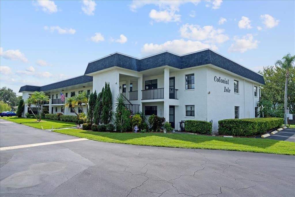 Под контрактом: $179,900 (2 спален, 2 ванн, 1100 Квадратных фут)