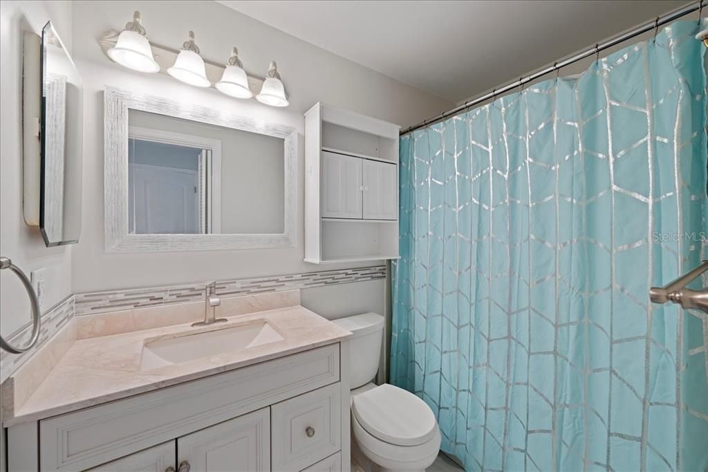 Под контрактом: $179,900 (2 спален, 2 ванн, 1100 Квадратных фут)