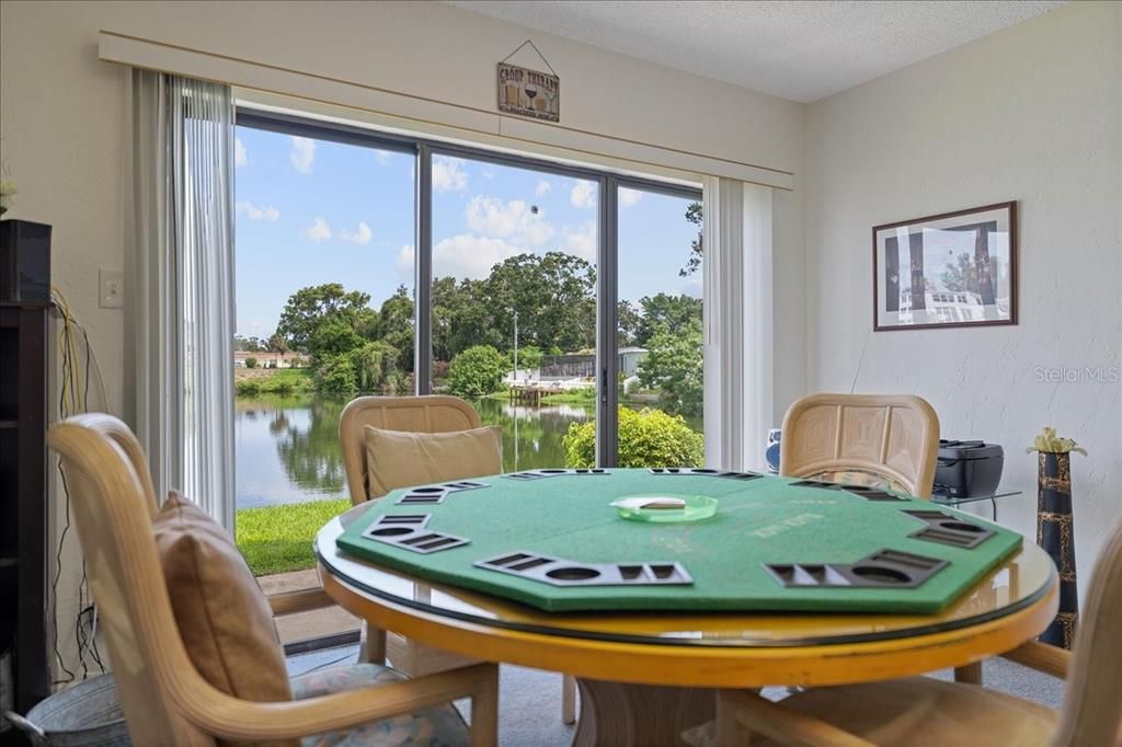 Под контрактом: $179,900 (2 спален, 2 ванн, 1100 Квадратных фут)