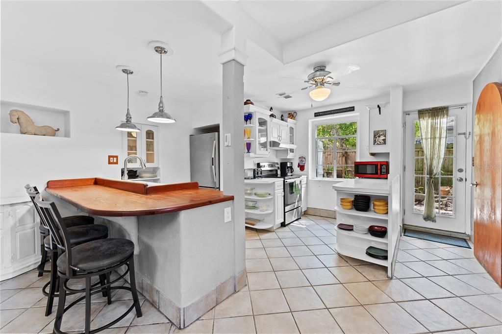 出租: $3,500 (3 贝兹, 2 浴室, 1760 平方英尺)