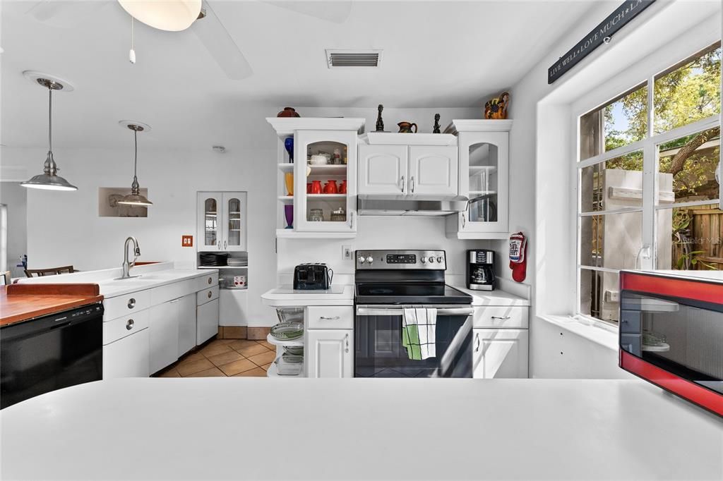 出租: $3,500 (3 贝兹, 2 浴室, 1760 平方英尺)