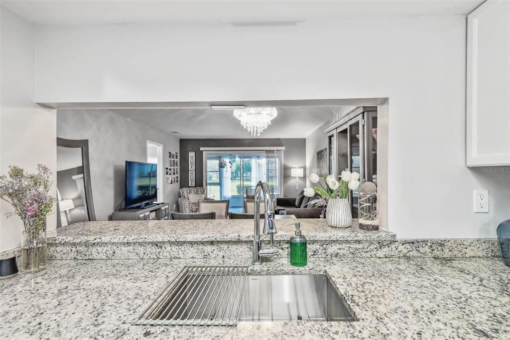 На продажу: $169,000 (2 спален, 2 ванн, 956 Квадратных фут)