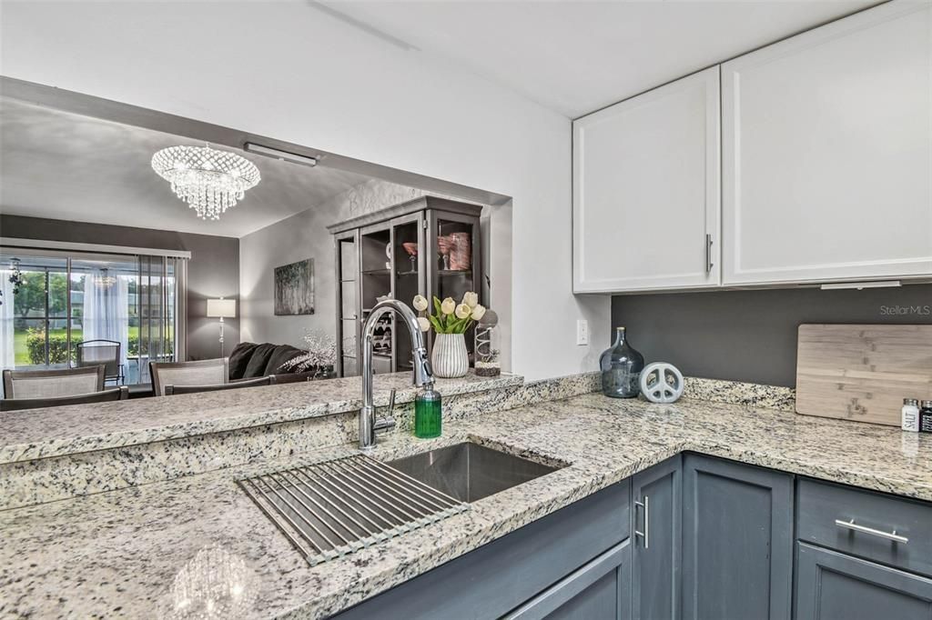 На продажу: $169,000 (2 спален, 2 ванн, 956 Квадратных фут)