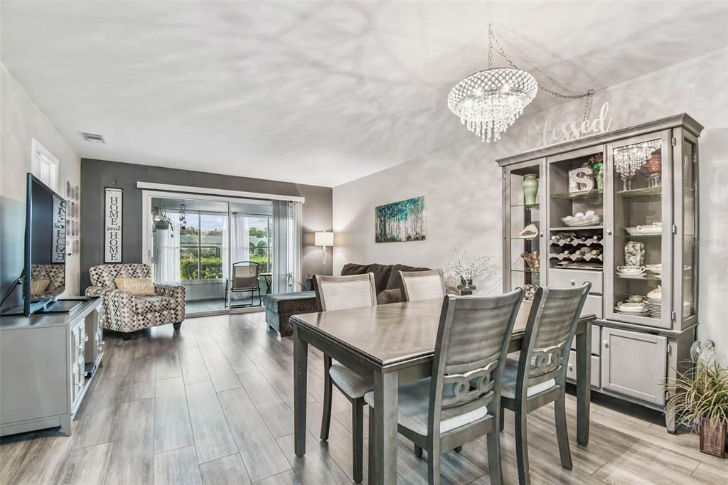 На продажу: $169,000 (2 спален, 2 ванн, 956 Квадратных фут)