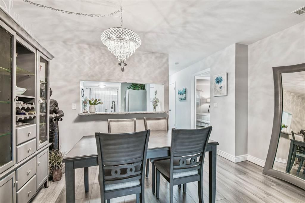 На продажу: $169,000 (2 спален, 2 ванн, 956 Квадратных фут)