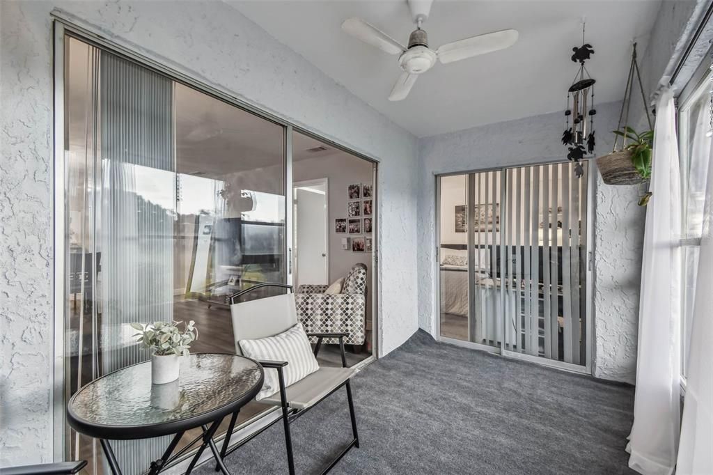 На продажу: $169,000 (2 спален, 2 ванн, 956 Квадратных фут)