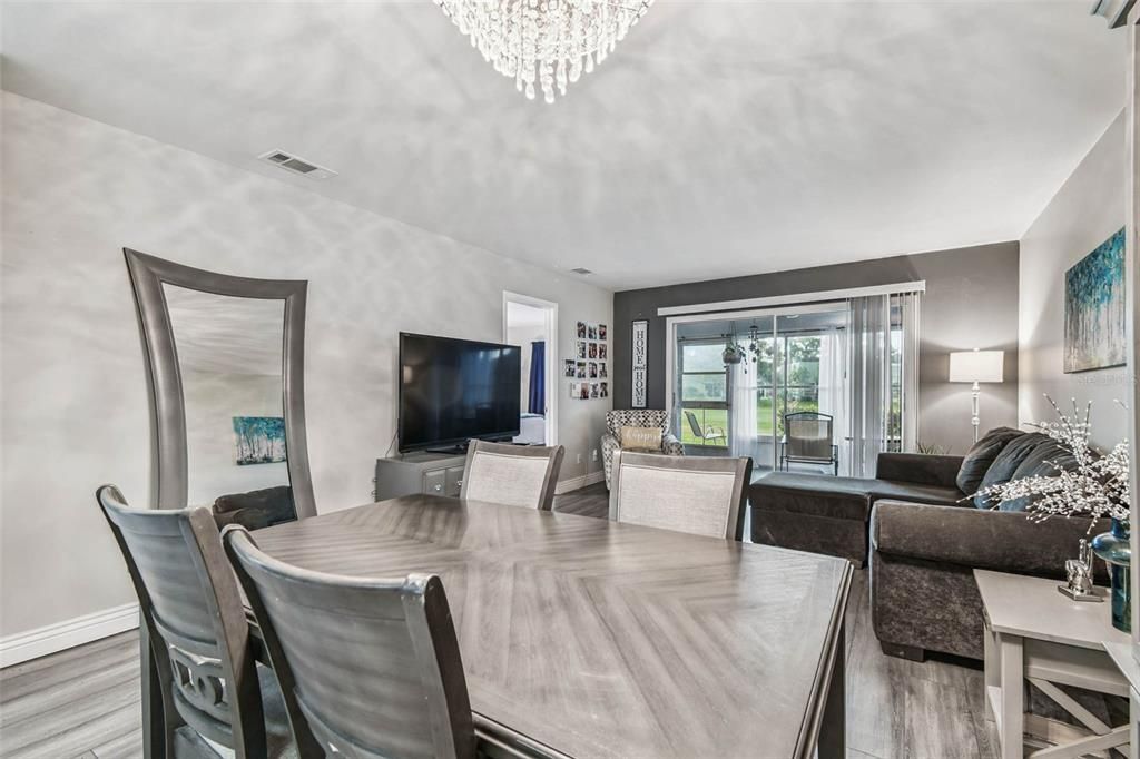 На продажу: $169,000 (2 спален, 2 ванн, 956 Квадратных фут)