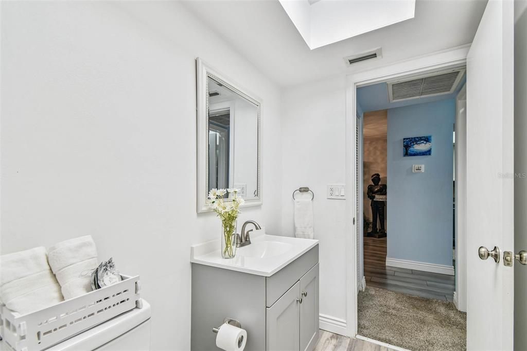 На продажу: $169,000 (2 спален, 2 ванн, 956 Квадратных фут)