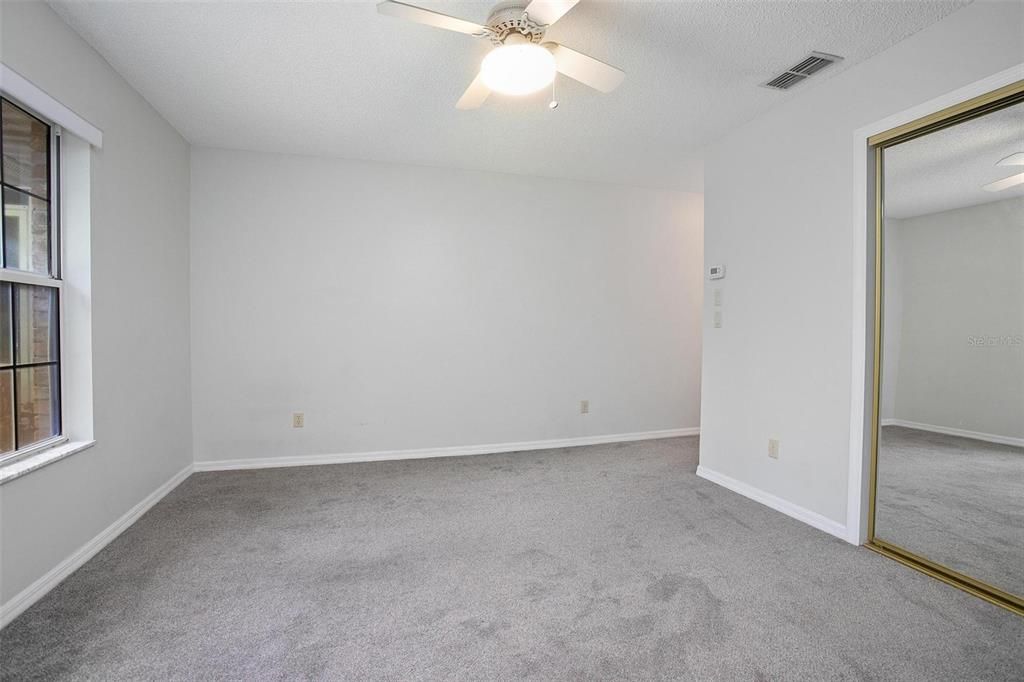 En Venta: $479,000 (4 camas, 3 baños, 2533 Pies cuadrados)