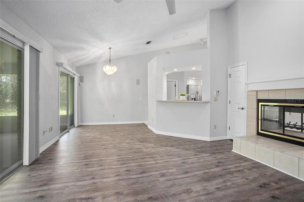 En Venta: $479,000 (4 camas, 3 baños, 2533 Pies cuadrados)