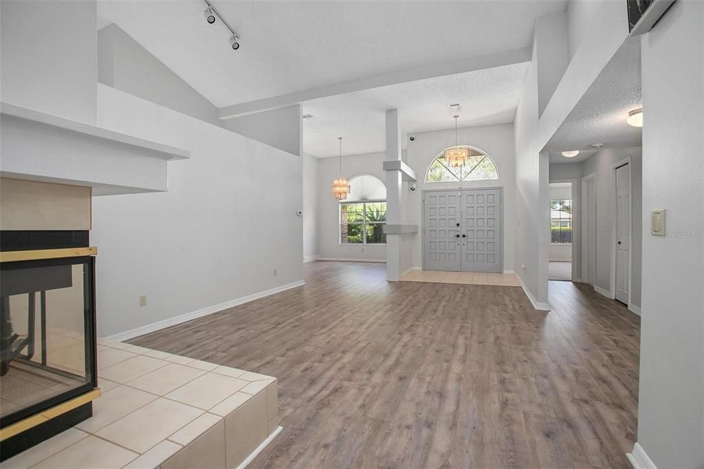 En Venta: $479,000 (4 camas, 3 baños, 2533 Pies cuadrados)