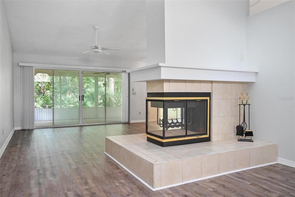 En Venta: $479,000 (4 camas, 3 baños, 2533 Pies cuadrados)