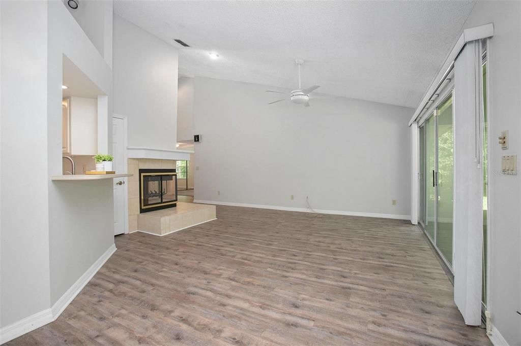 En Venta: $479,000 (4 camas, 3 baños, 2533 Pies cuadrados)