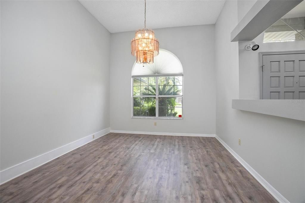 En Venta: $479,000 (4 camas, 3 baños, 2533 Pies cuadrados)