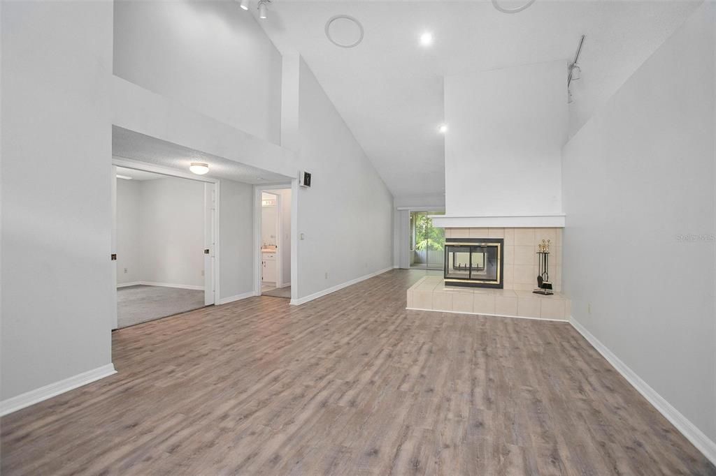 En Venta: $479,000 (4 camas, 3 baños, 2533 Pies cuadrados)