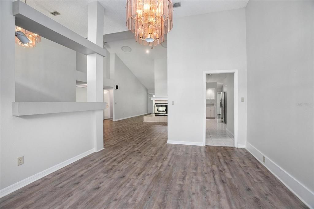 En Venta: $479,000 (4 camas, 3 baños, 2533 Pies cuadrados)