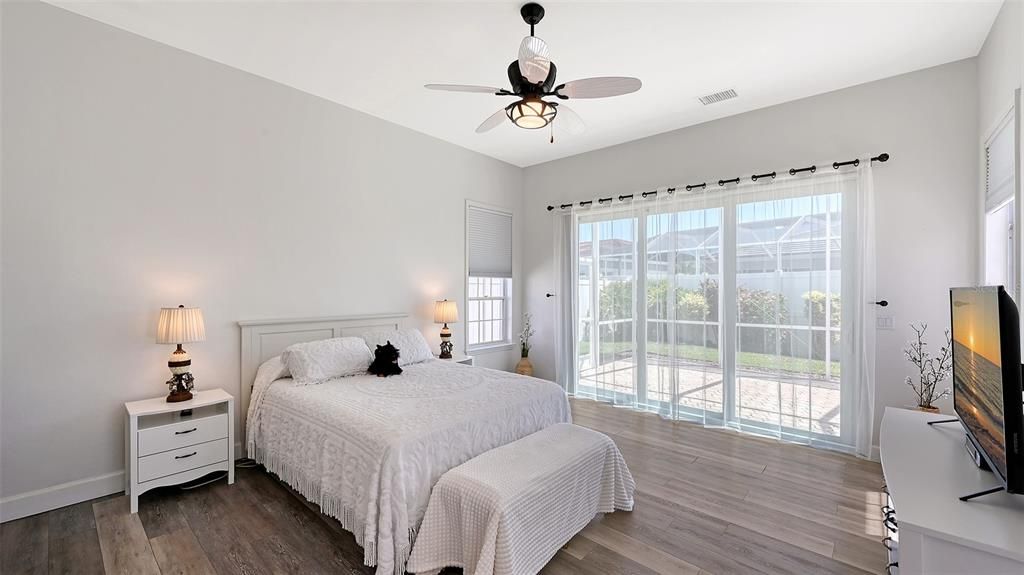 Под контрактом: $459,900 (3 спален, 2 ванн, 2036 Квадратных фут)