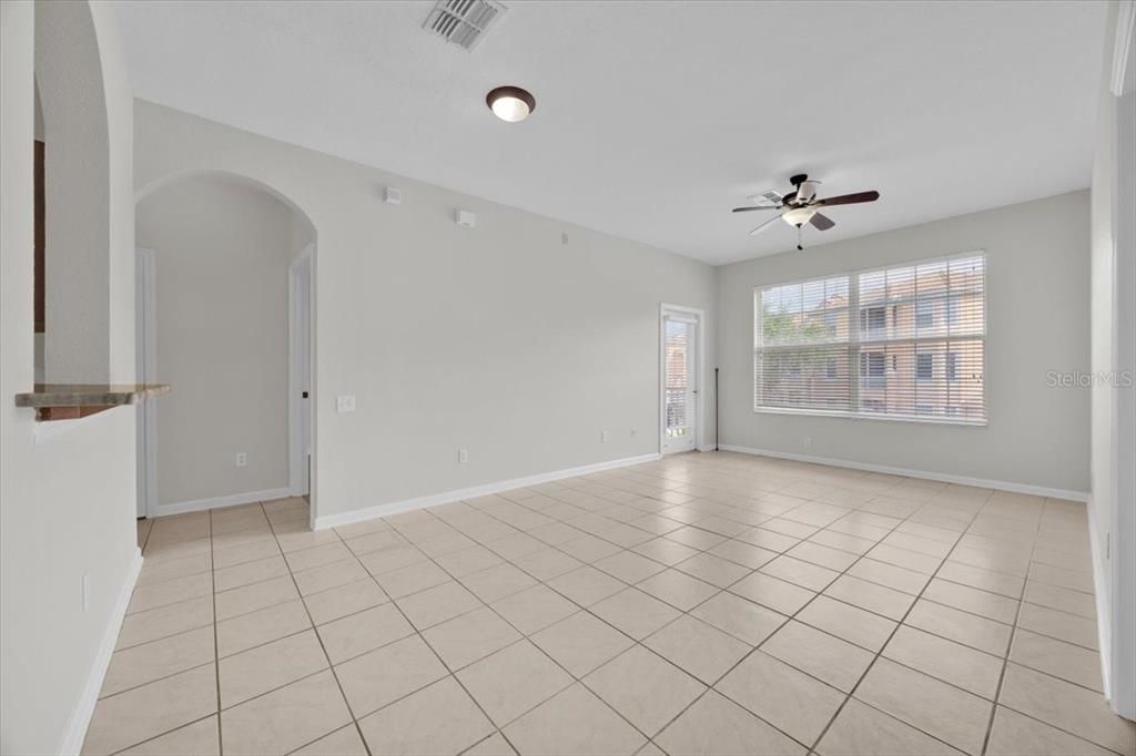 待售: $189,990 (2 贝兹, 2 浴室, 1116 平方英尺)