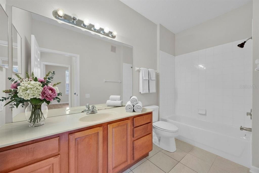 待售: $189,990 (2 贝兹, 2 浴室, 1116 平方英尺)