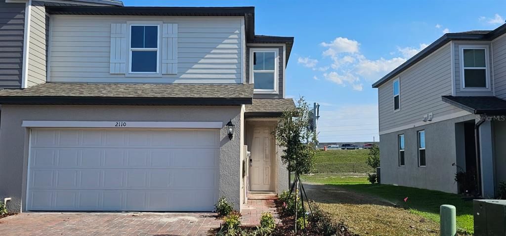 Под контрактом: $2,400 (3 спален, 2 ванн, 1566 Квадратных фут)