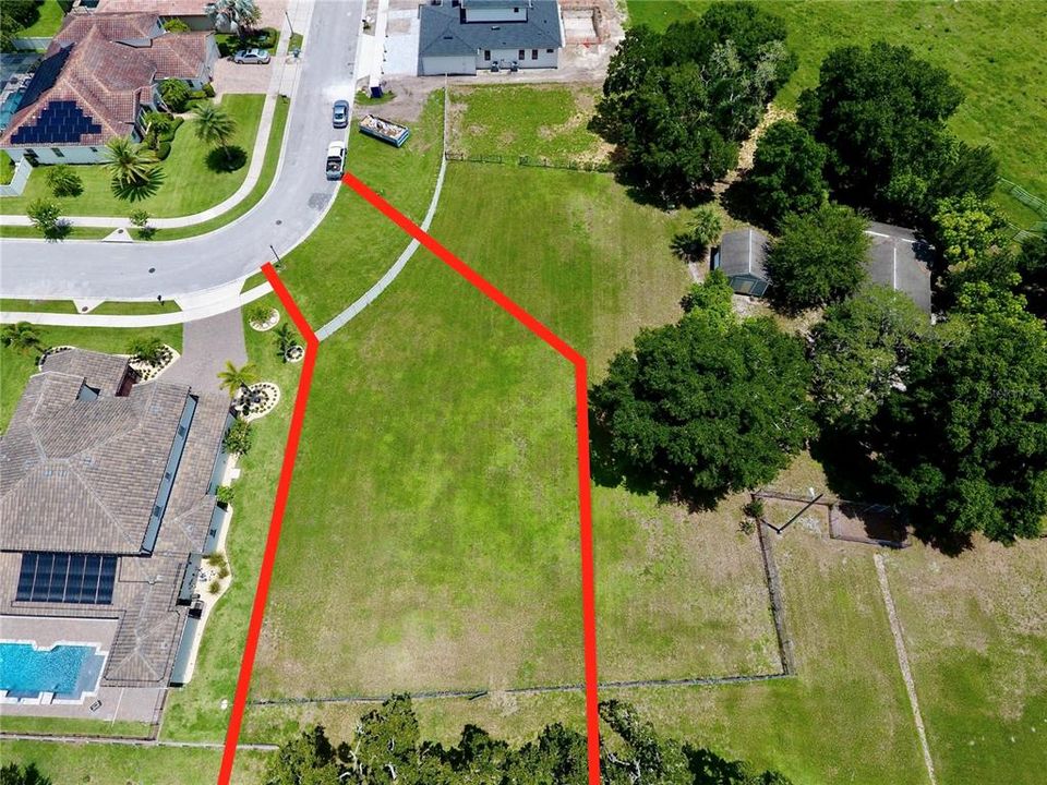 На продажу: $899,000 (0.46 acres)