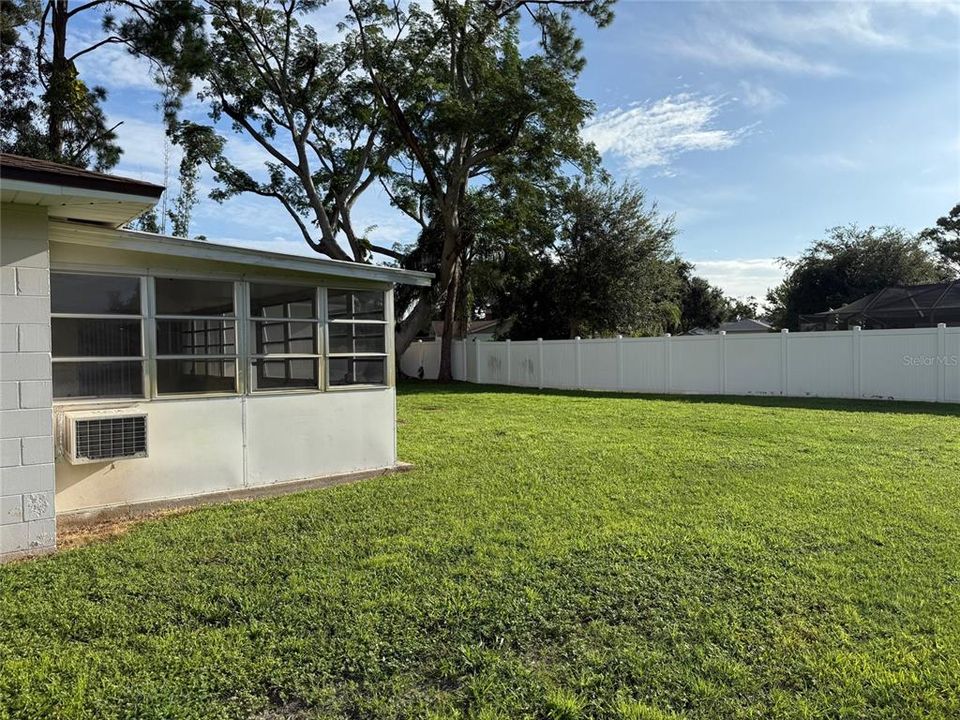Active With Contract: $340,000 (3 beds, 2 baths, 1444 Square Feet)