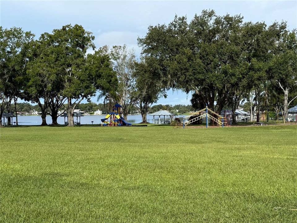 Active With Contract: $340,000 (3 beds, 2 baths, 1444 Square Feet)