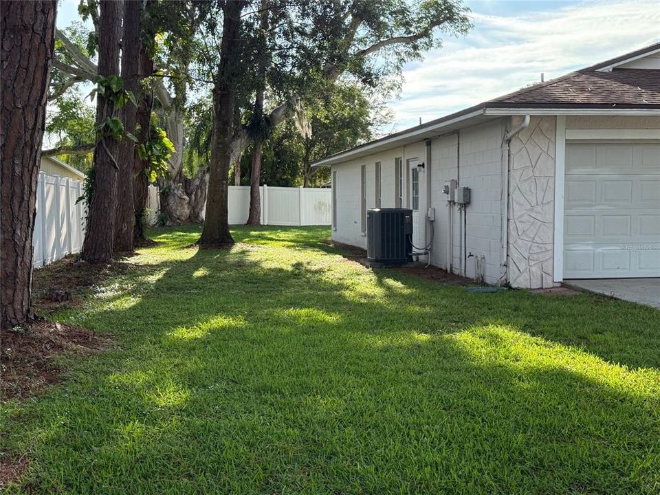 Active With Contract: $340,000 (3 beds, 2 baths, 1444 Square Feet)