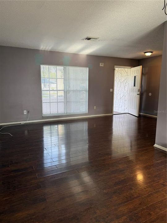 Active With Contract: $340,000 (3 beds, 2 baths, 1444 Square Feet)