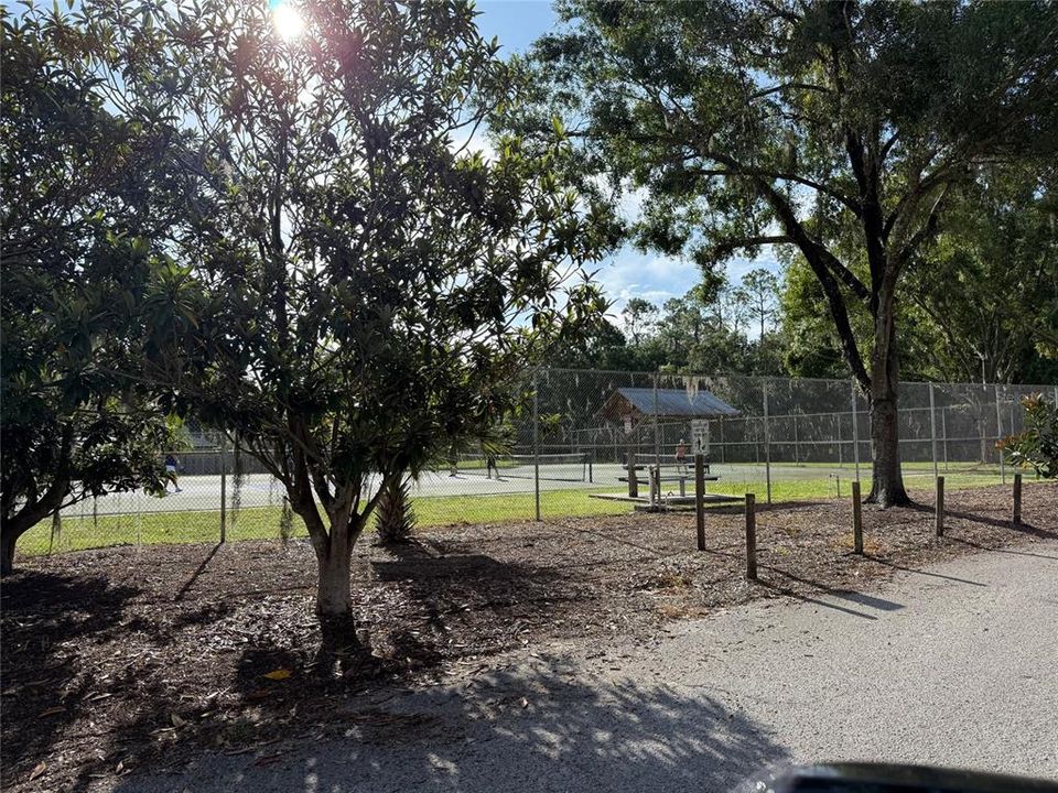 Active With Contract: $340,000 (3 beds, 2 baths, 1444 Square Feet)