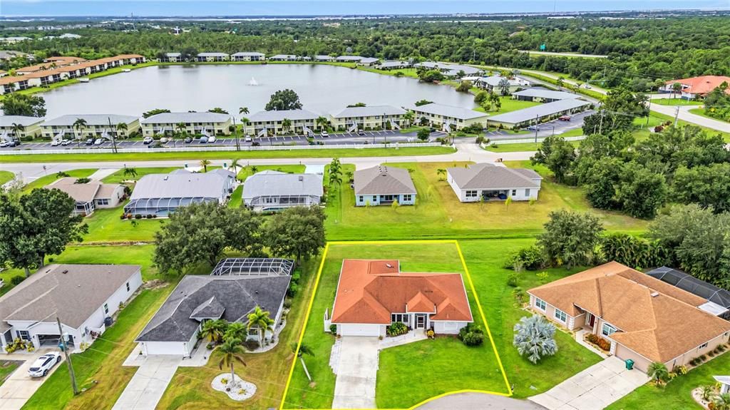 合同活跃: $258,000 (2 贝兹, 2 浴室, 2053 平方英尺)