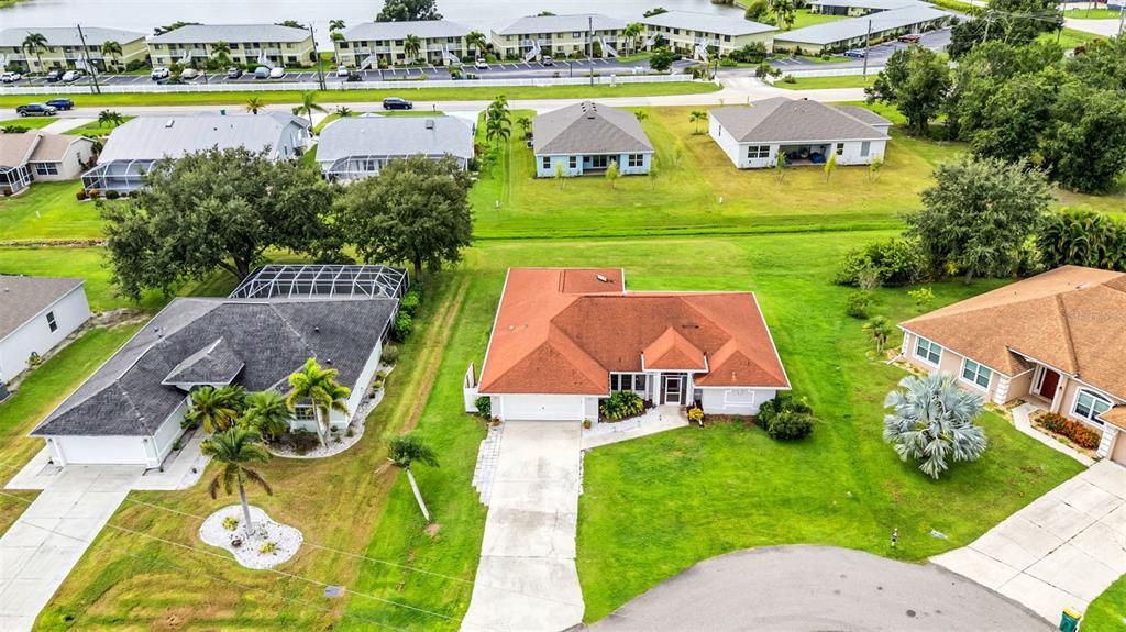 合同活跃: $258,000 (2 贝兹, 2 浴室, 2053 平方英尺)