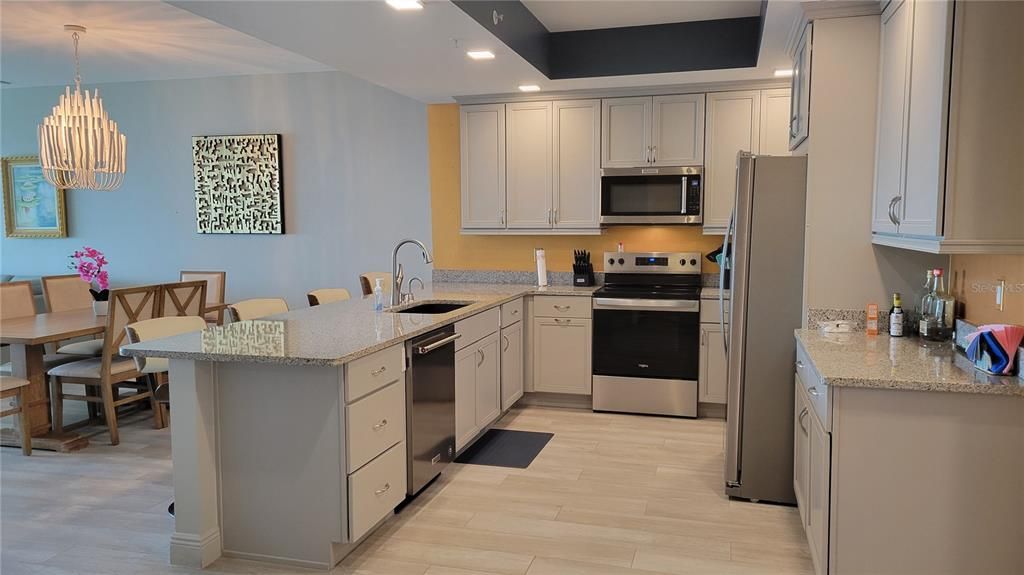 For Rent: $5,000 (2 beds, 2 baths, 1950 Square Feet)