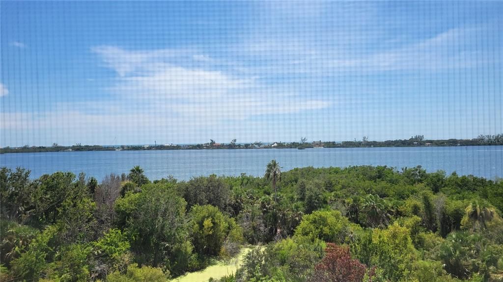 For Rent: $5,000 (2 beds, 2 baths, 1950 Square Feet)