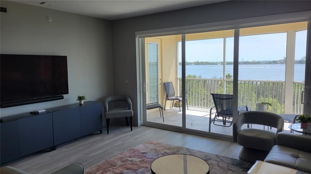 For Rent: $5,000 (2 beds, 2 baths, 1950 Square Feet)