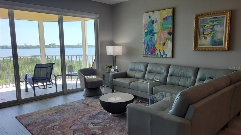 For Rent: $5,000 (2 beds, 2 baths, 1950 Square Feet)