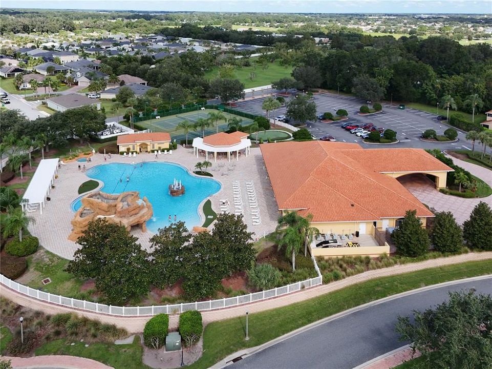 合同活跃: $299,900 (3 贝兹, 2 浴室, 1502 平方英尺)