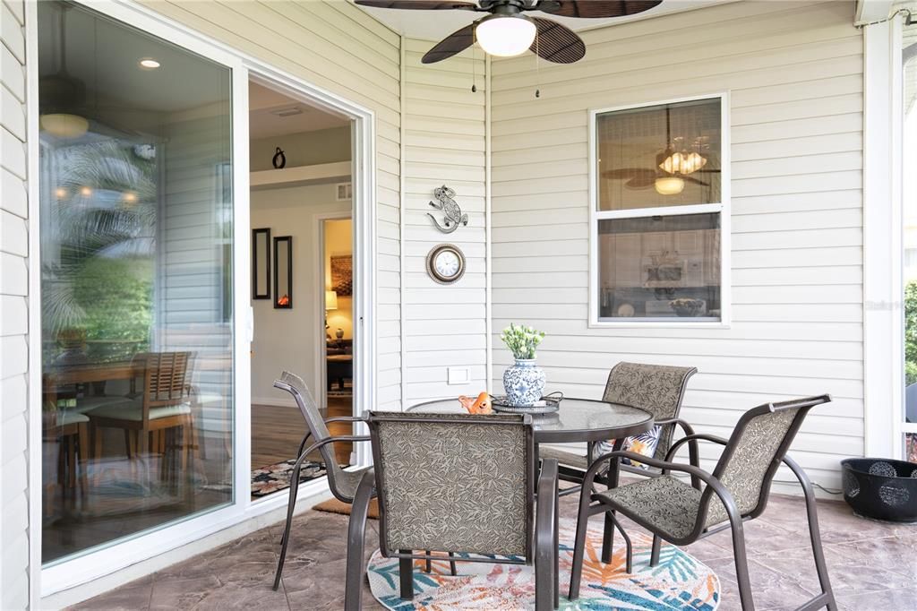 合同活跃: $299,900 (3 贝兹, 2 浴室, 1502 平方英尺)