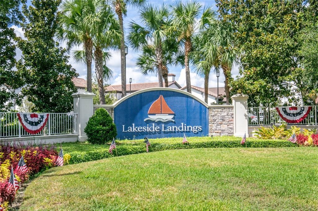 合同活跃: $299,900 (3 贝兹, 2 浴室, 1502 平方英尺)