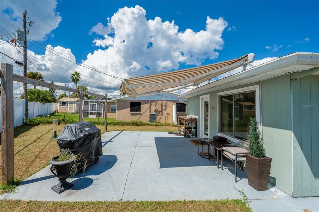 For Sale: $329,900 (3 beds, 2 baths, 1274 Square Feet)