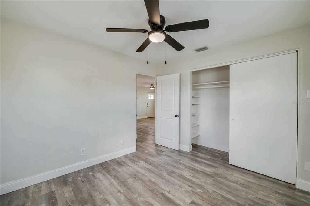 For Sale: $329,900 (3 beds, 2 baths, 1274 Square Feet)