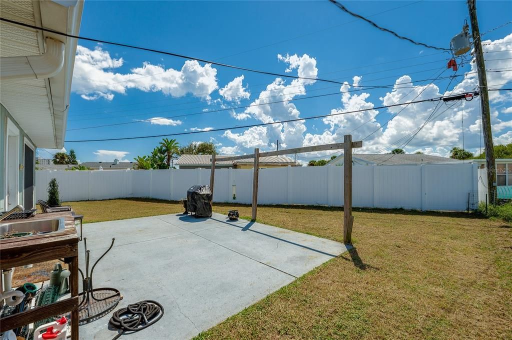 For Sale: $329,900 (3 beds, 2 baths, 1274 Square Feet)