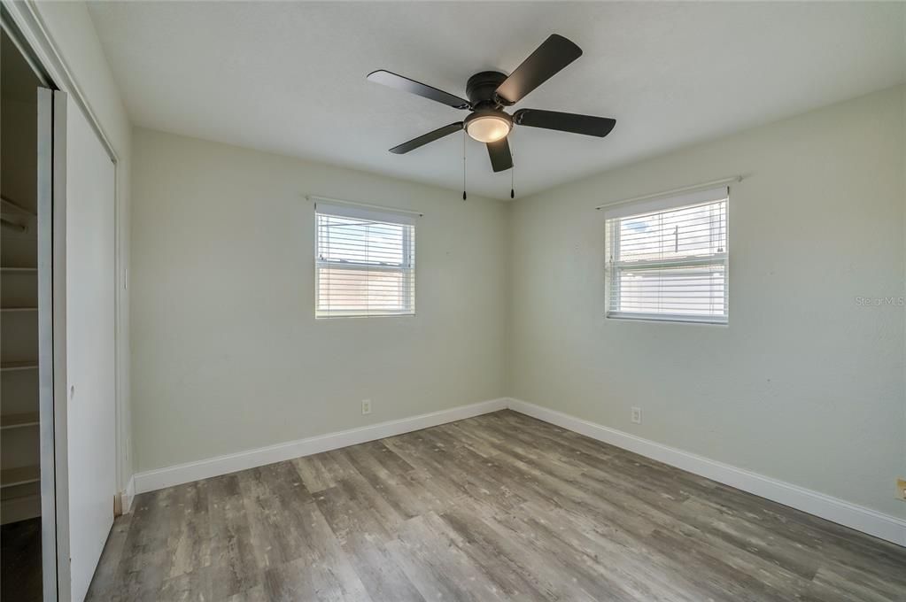 For Sale: $329,900 (3 beds, 2 baths, 1274 Square Feet)