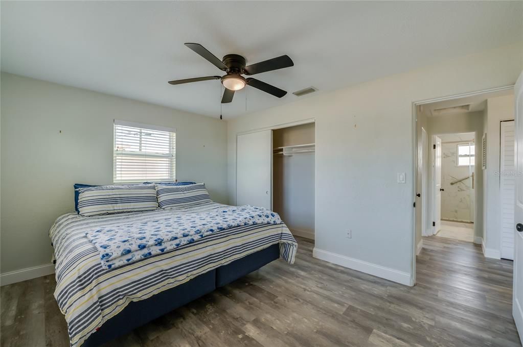 For Sale: $329,900 (3 beds, 2 baths, 1274 Square Feet)