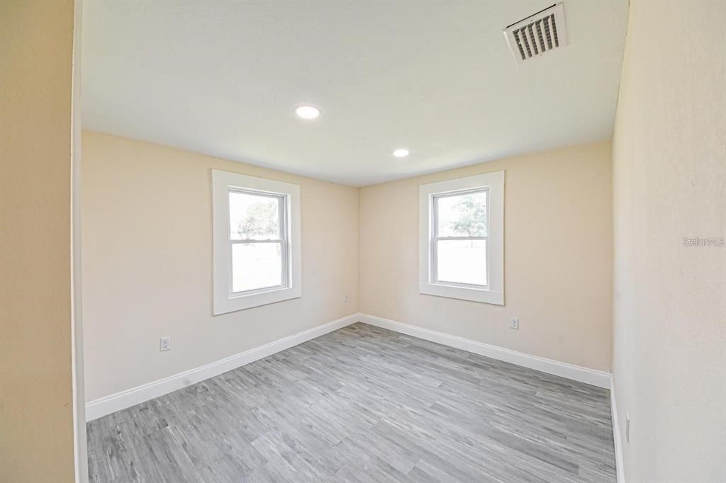 En Venta: $314,000 (5 camas, 3 baños, 1320 Pies cuadrados)