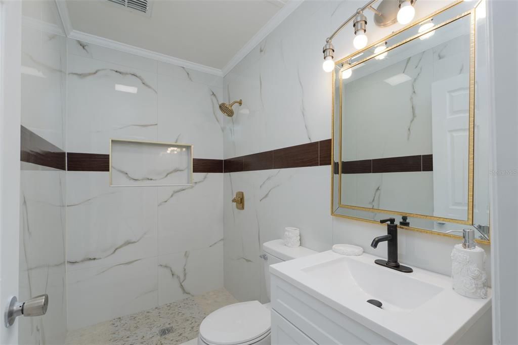 For Sale: $279,900 (2 beds, 2 baths, 1020 Square Feet)