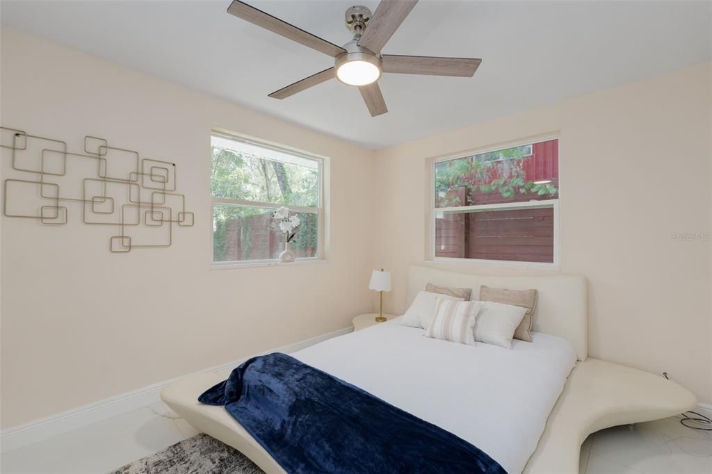 For Sale: $279,900 (2 beds, 2 baths, 1020 Square Feet)