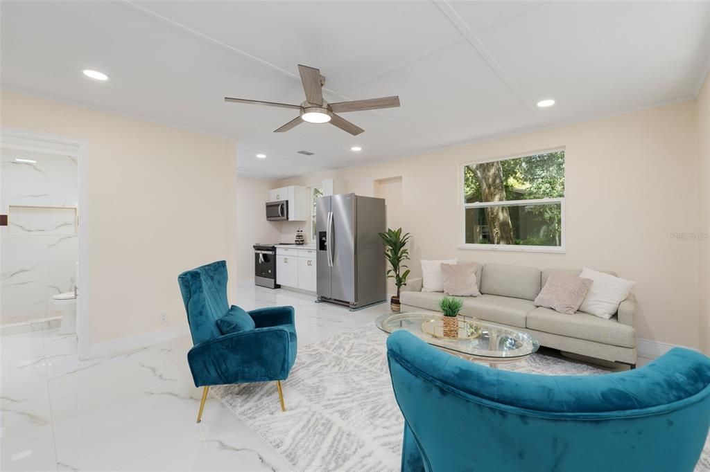 For Sale: $279,900 (2 beds, 2 baths, 1020 Square Feet)