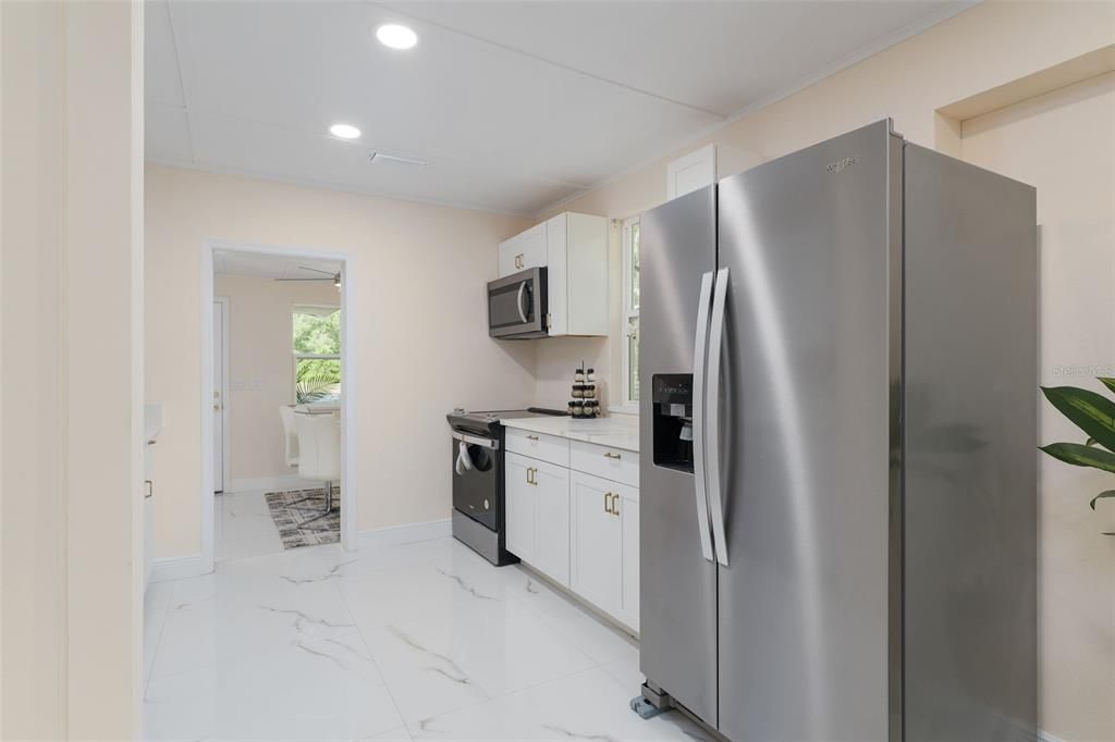 For Sale: $279,900 (2 beds, 2 baths, 1020 Square Feet)